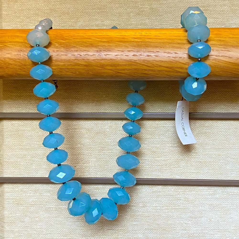 2 pc. Set (casual corner) Beautiful blue vintage necklace and bracelet set!